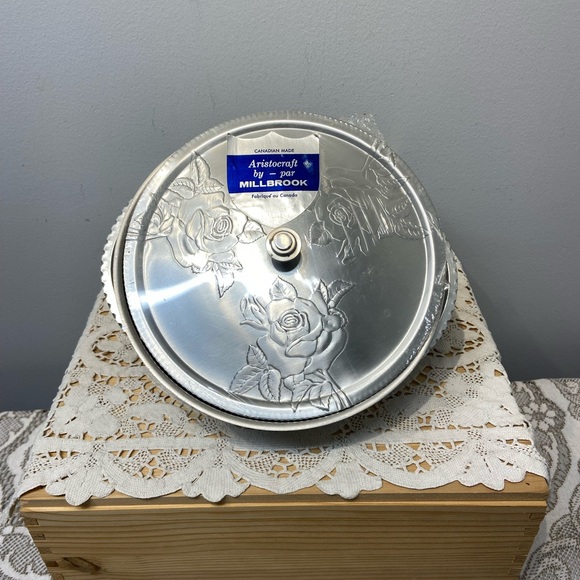 Aristocraft Other - Aristo-Craft by Millbrook Lidded Casserole Serving Dish